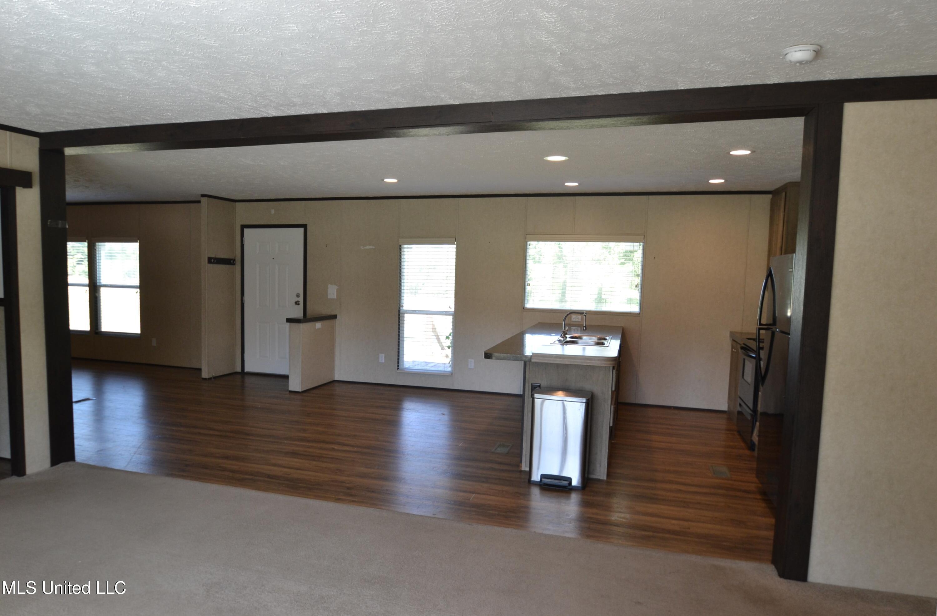 2733 B Wheeler Road Hernando, MS 38632 - Photo 7 of 27 Great Room/Kitchen