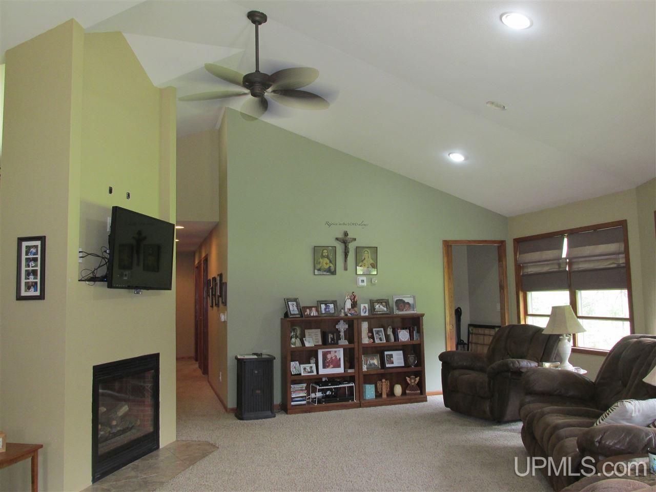 6388 L L.5 Road Gladstone, MI 49837 - Photo 6 of 49