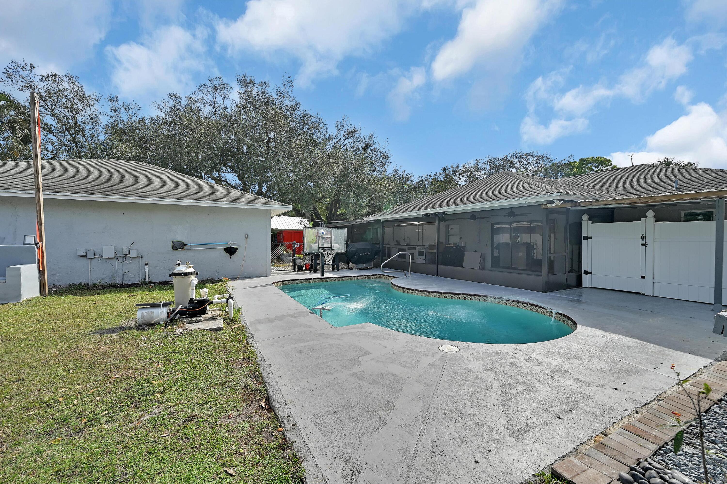 2404 Dade Road Fort Pierce, FL 34982 - Photo 33 of 61 POOL