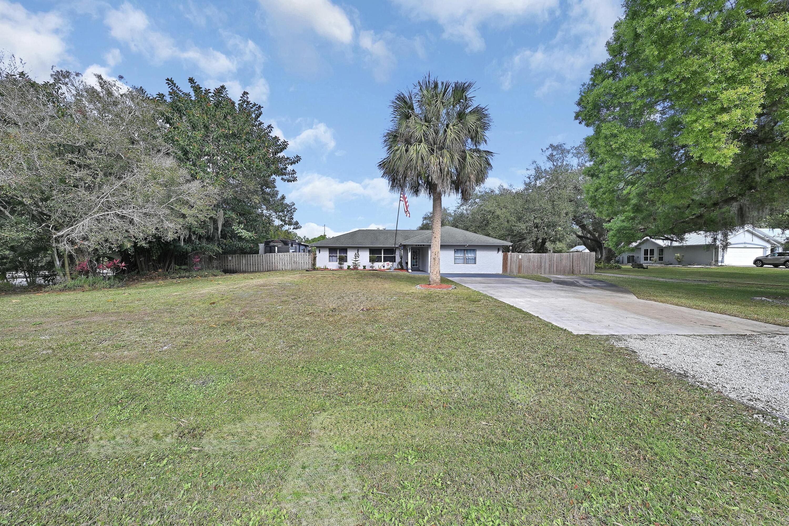 2404 Dade Road Fort Pierce, FL 34982 - Photo 4 of 61 FRONT VIEW