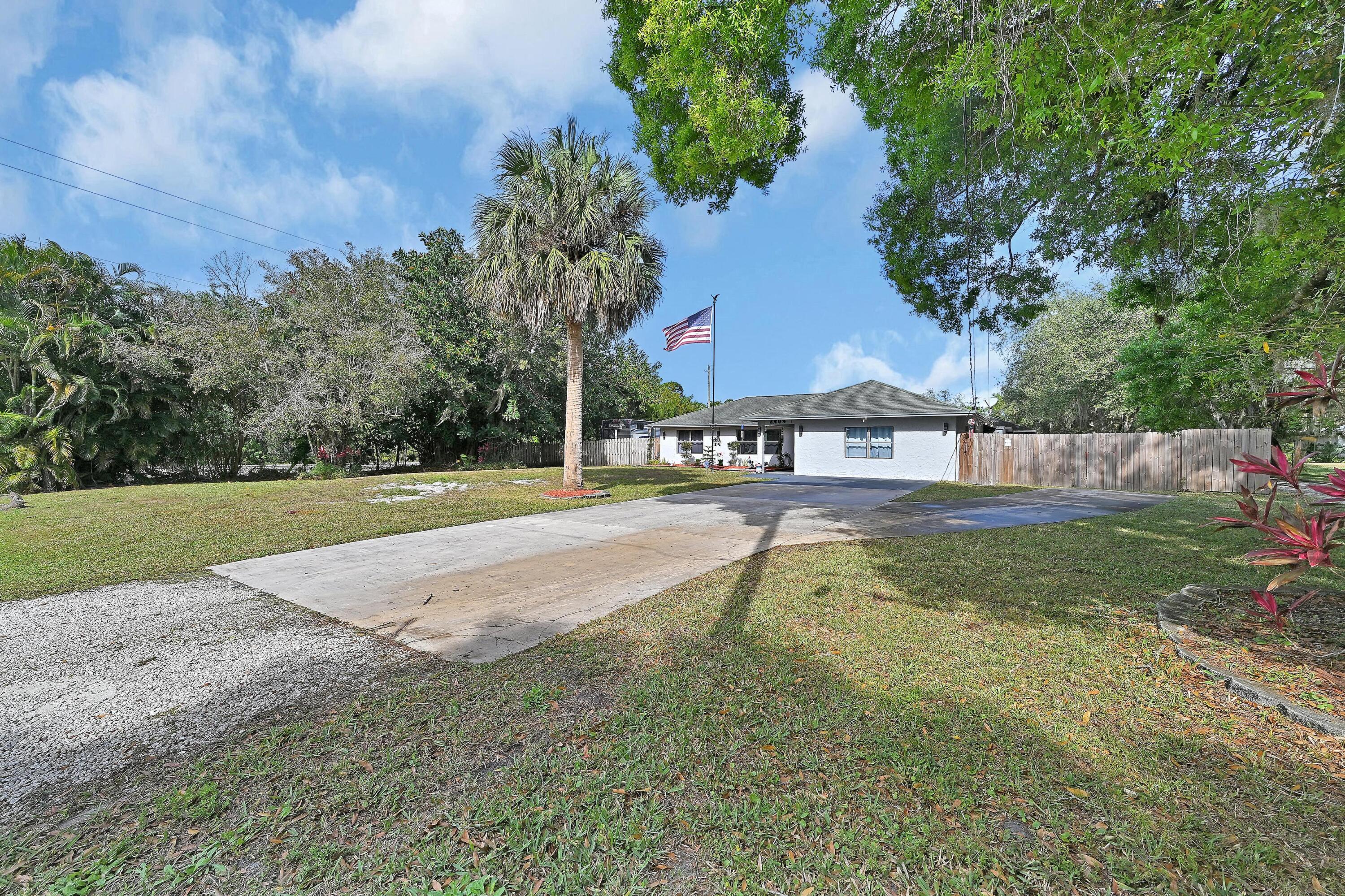 2404 Dade Road Fort Pierce, FL 34982 - Photo 5 of 61 FRONT EXPOSURE