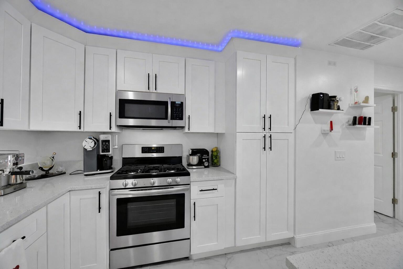 2404 Dade Road Fort Pierce, FL 34982 - Photo 7 of 61 KITCHEN