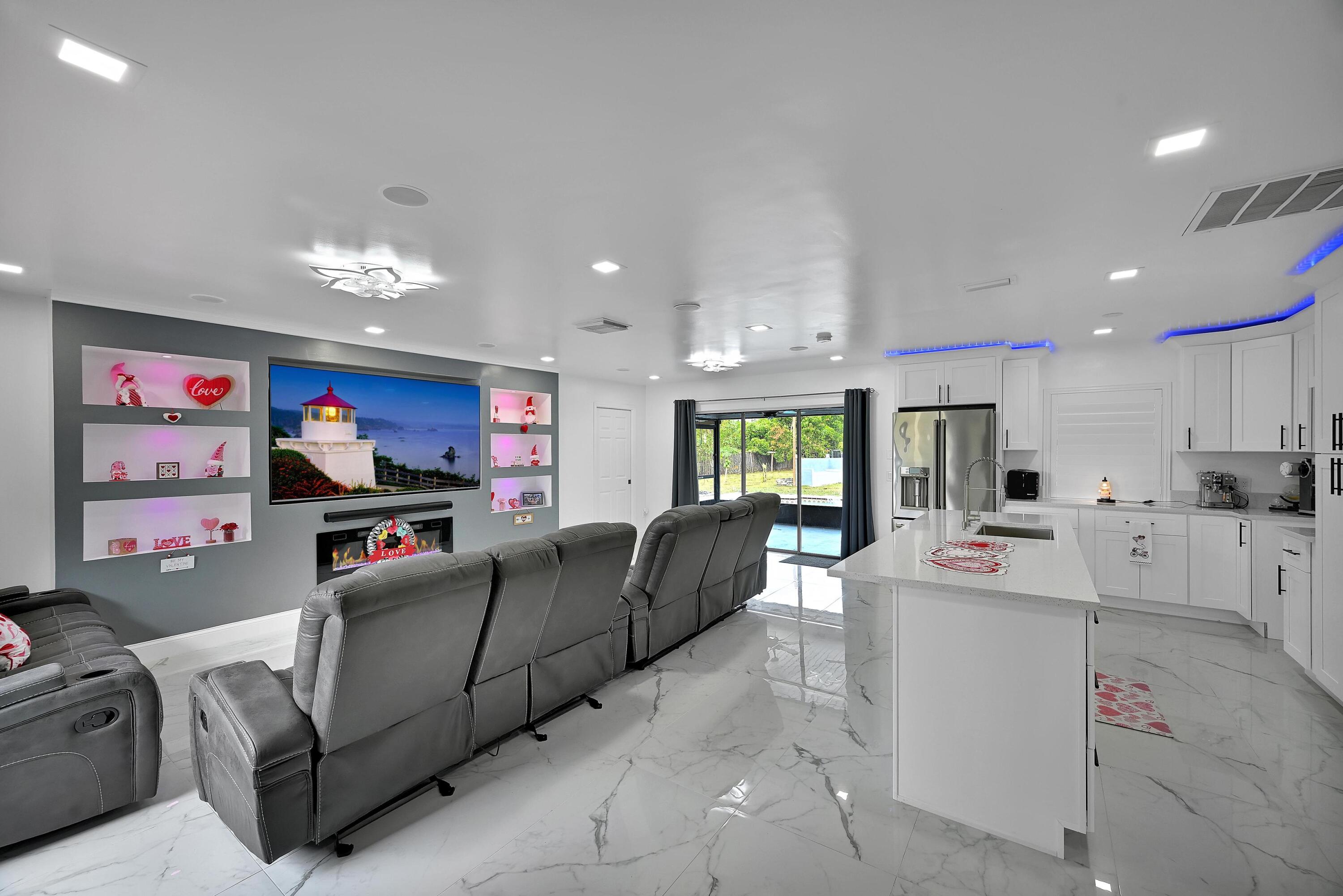 2404 Dade Road Fort Pierce, FL 34982 - Photo 10 of 61 LIVING ROOM