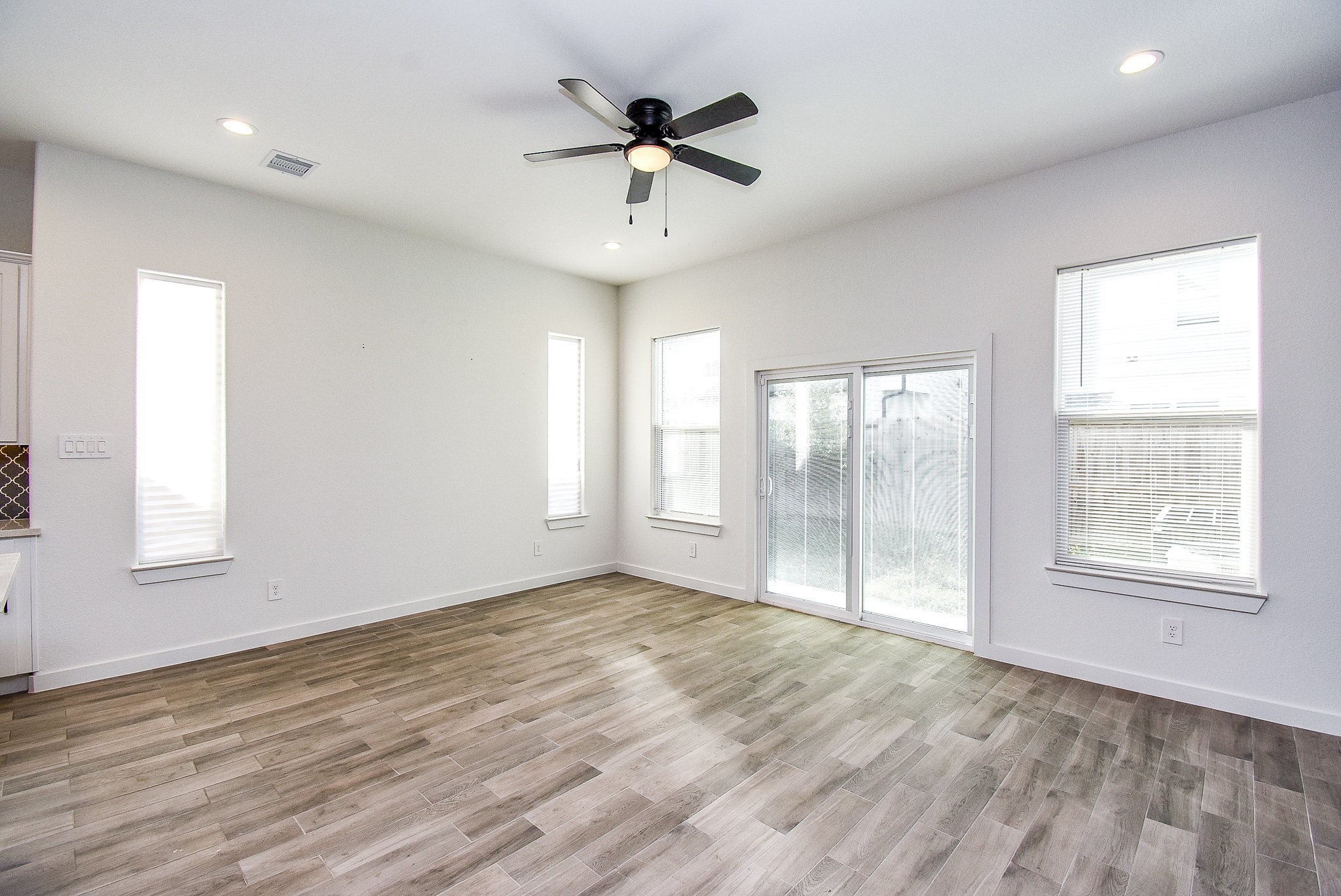6828 Liverpool Street Houston, TX 77021 - Photo 15 of 32 a view of an empty room with a window
