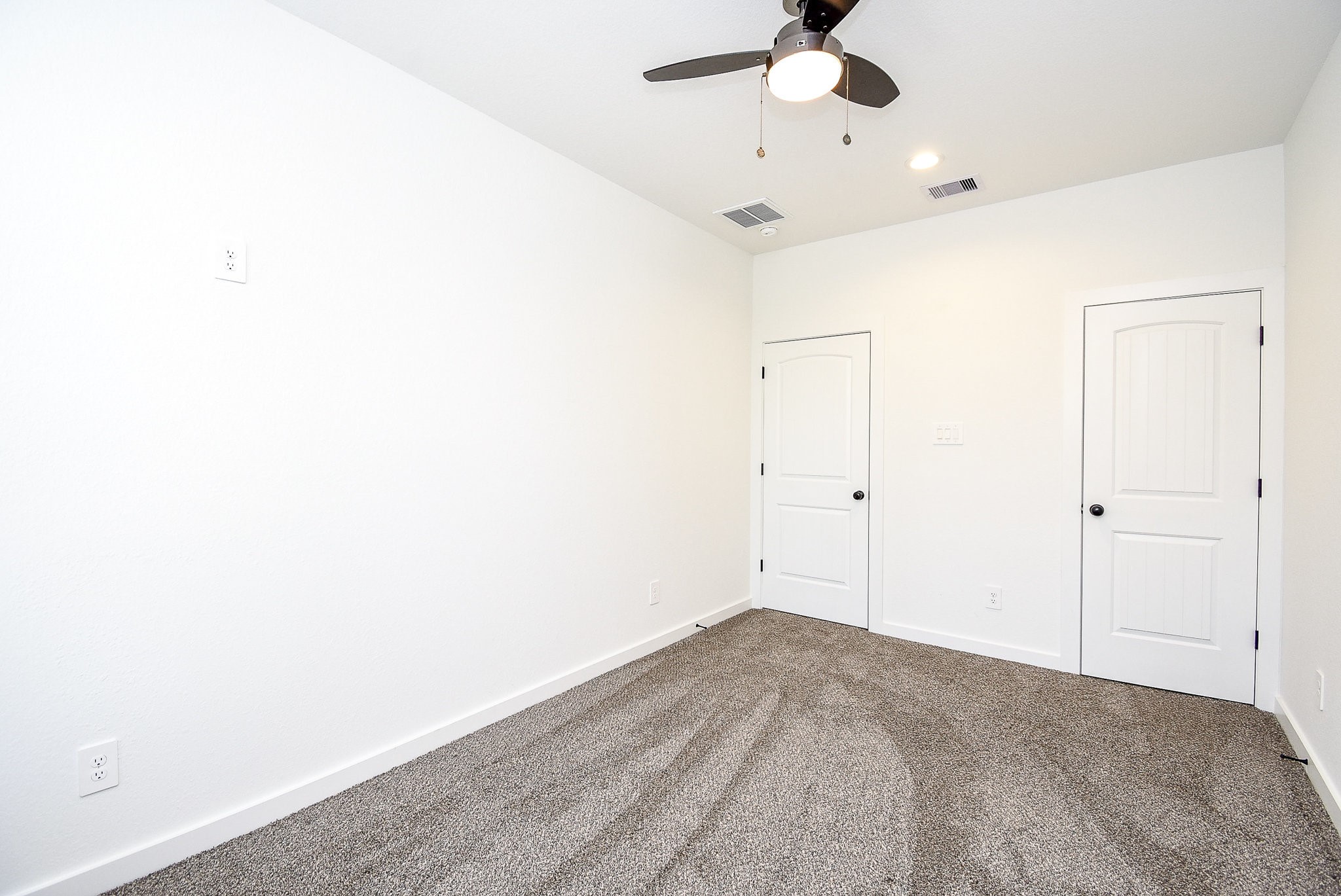 6828 Liverpool Street Houston, TX 77021 - Photo 22 of 32 a view of an empty room