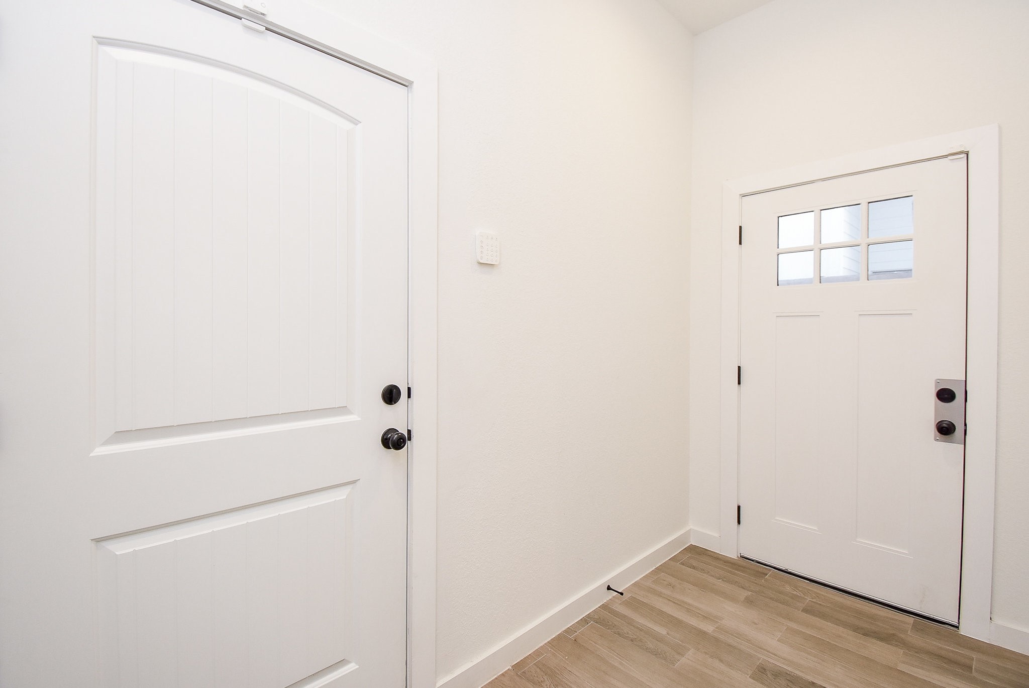 6828 Liverpool Street Houston, TX 77021 - Photo 4 of 32 a view of small space with racks on the wall