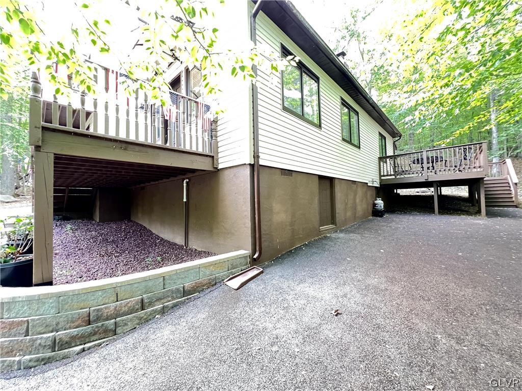 3108 Cherry Ridge Road Bushkill, PA 18324 - Photo 11 of 50 Parking