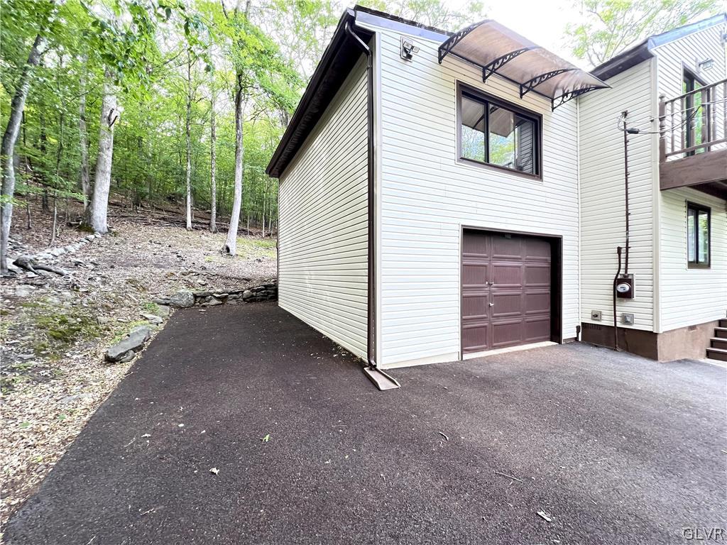 3108 Cherry Ridge Road Bushkill, PA 18324 - Photo 3 of 50 Side