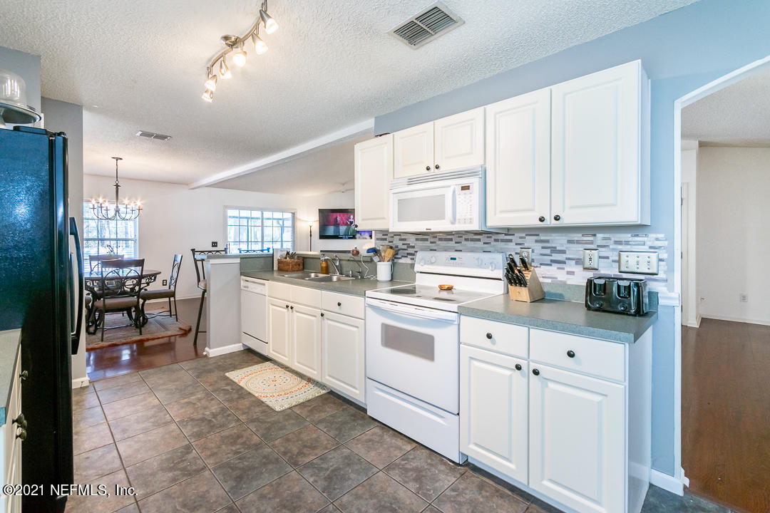 3197 Moose Road Jacksonville, FL 32226 - Photo 10 of 26 Kitchen 2
