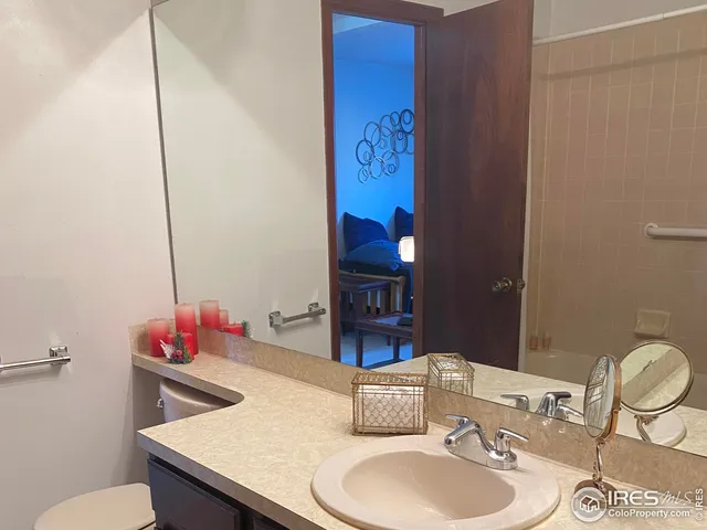 a view of a hallway with windows