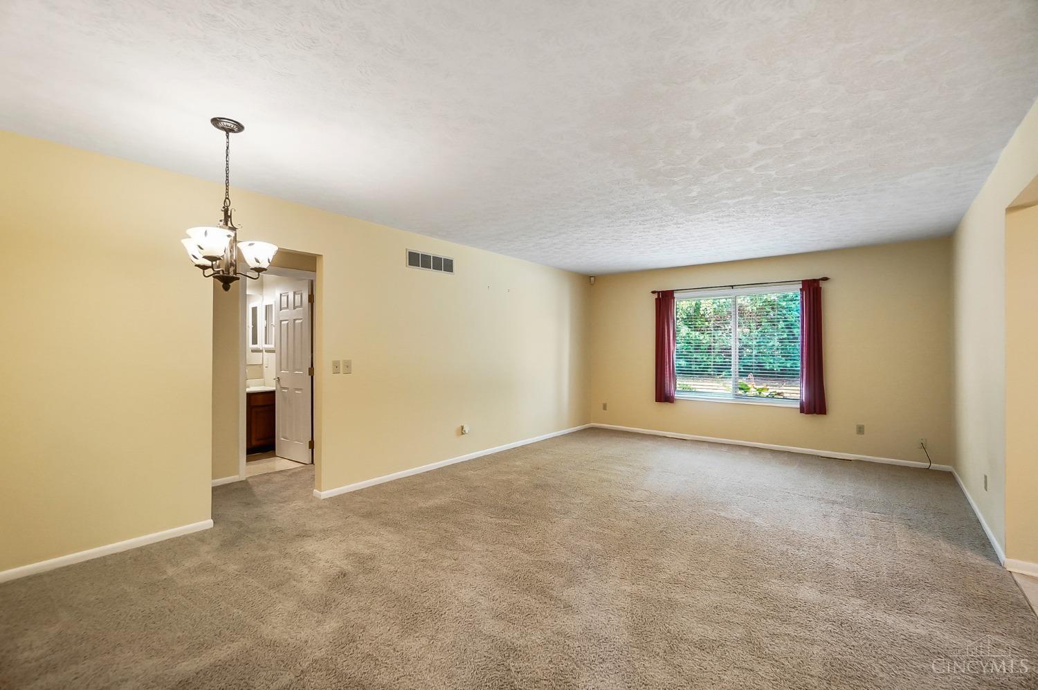 5429 Bibury Road Fairfield, OH 45014 - Photo 7 of 37 Gallery Image 7
