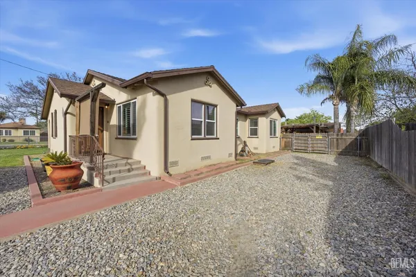 a house view with a outdoor space