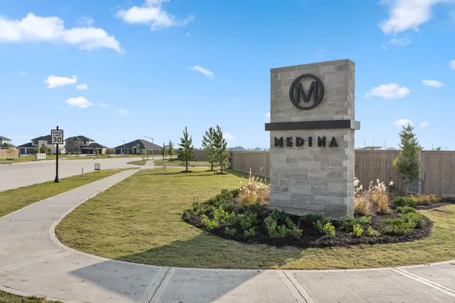 $359,990 | 123 Wildflower, Dayton, TX 77535