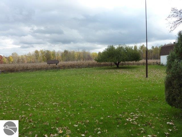 1637 South Geneva Road Shepherd, MI 48883 - Photo 32 of 43 1777719-32.JPG