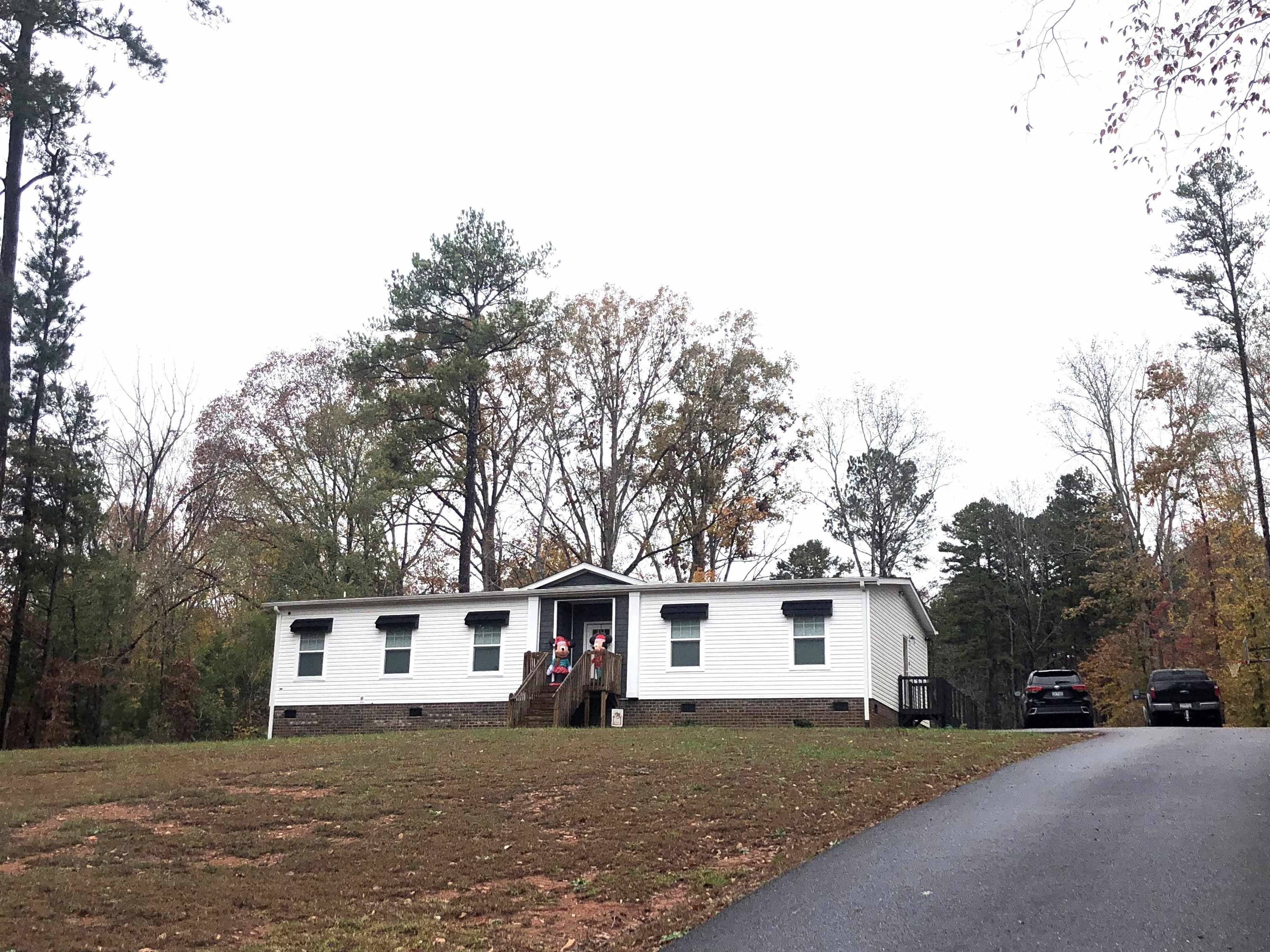 539 Sutton Road Spartanburg, SC 29302 - Photo 1 of 24 Gallery Image 1
