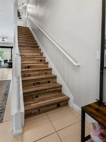 a view of entryway and hall