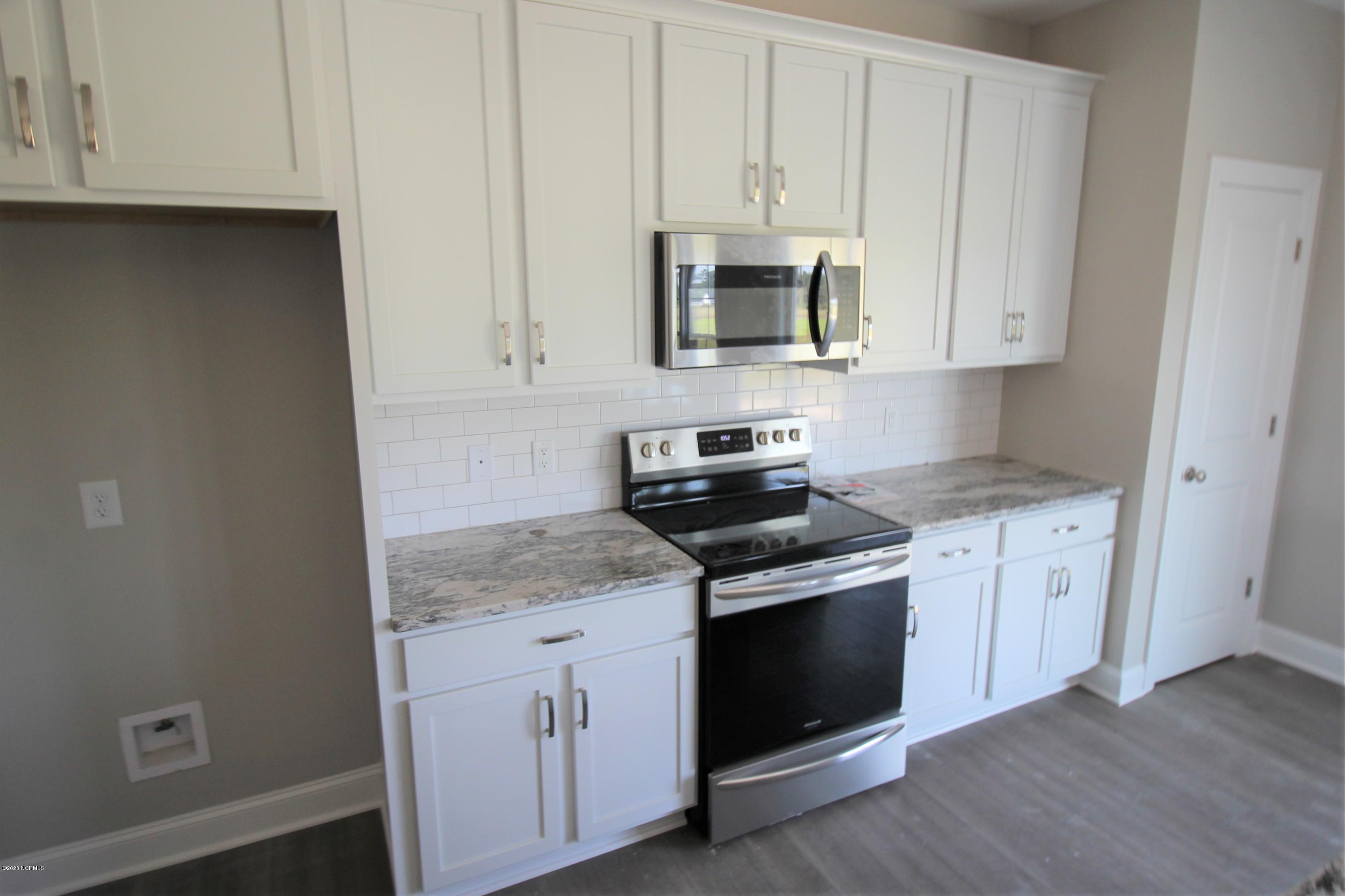 2117 Harris Ridge Road Winterville, NC 28590 - Photo 3 of 20 Kitchen
