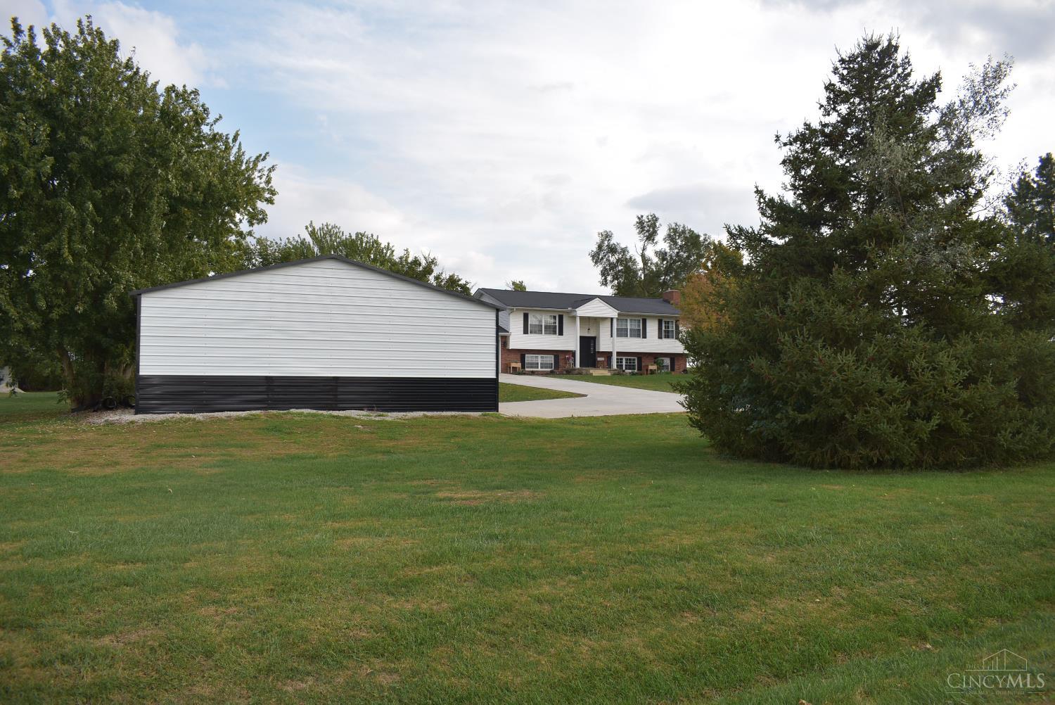 Peace and quiet country home away from the fast pace city life Country with city amenties