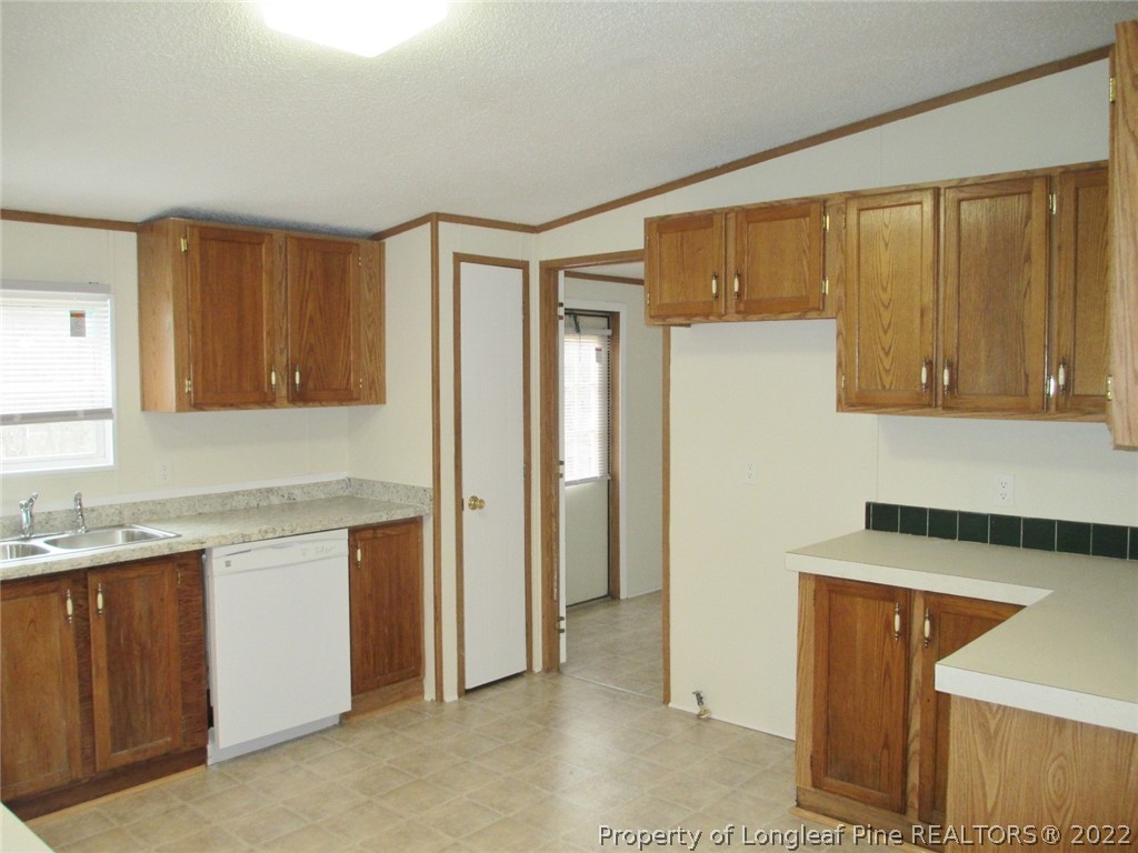 6065 Edwards Road Sanford, NC 27332 - Photo 7 of 21 Gallery Image 7