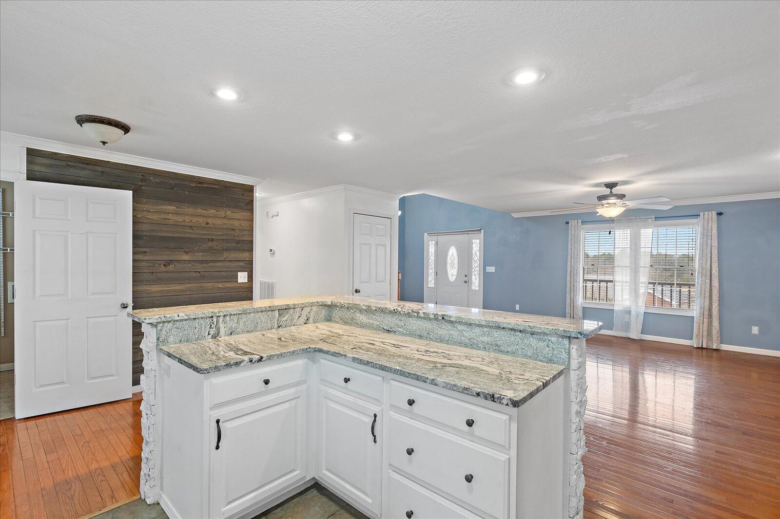 240 West Park Circle Decatur, TN 37322 - Photo 12 of 44 13-240 W Park Cir-13