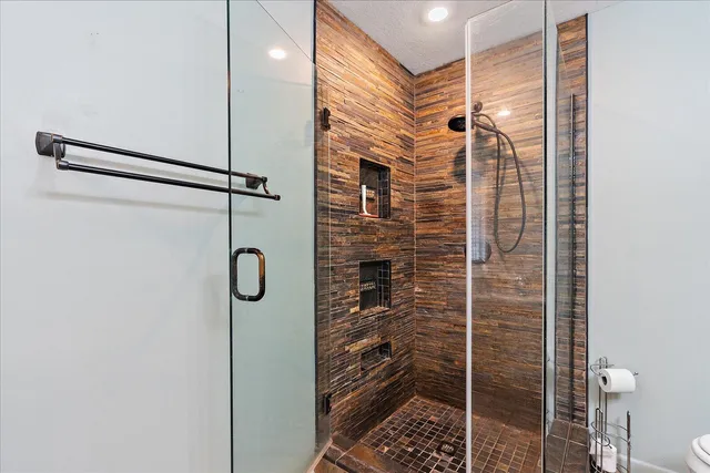 $432,000 | 240 West Park Circle, Decatur, TN 37322