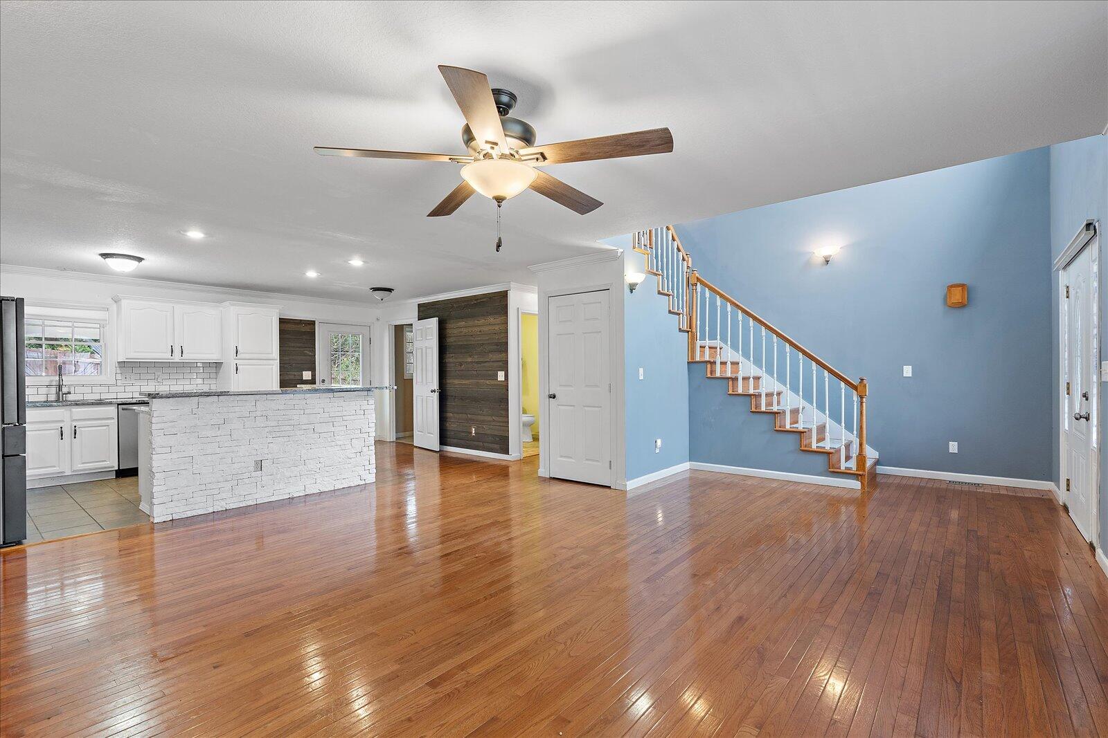 240 West Park Circle Decatur, TN 37322 - Photo 6 of 44 07-240 W Park Cir-7