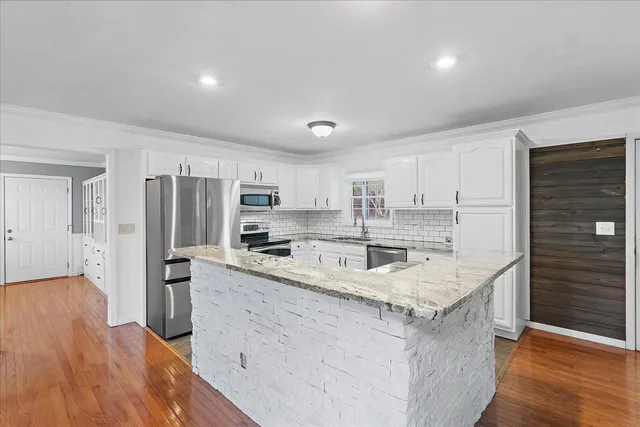 $432,000 | 240 West Park Circle, Decatur, TN 37322