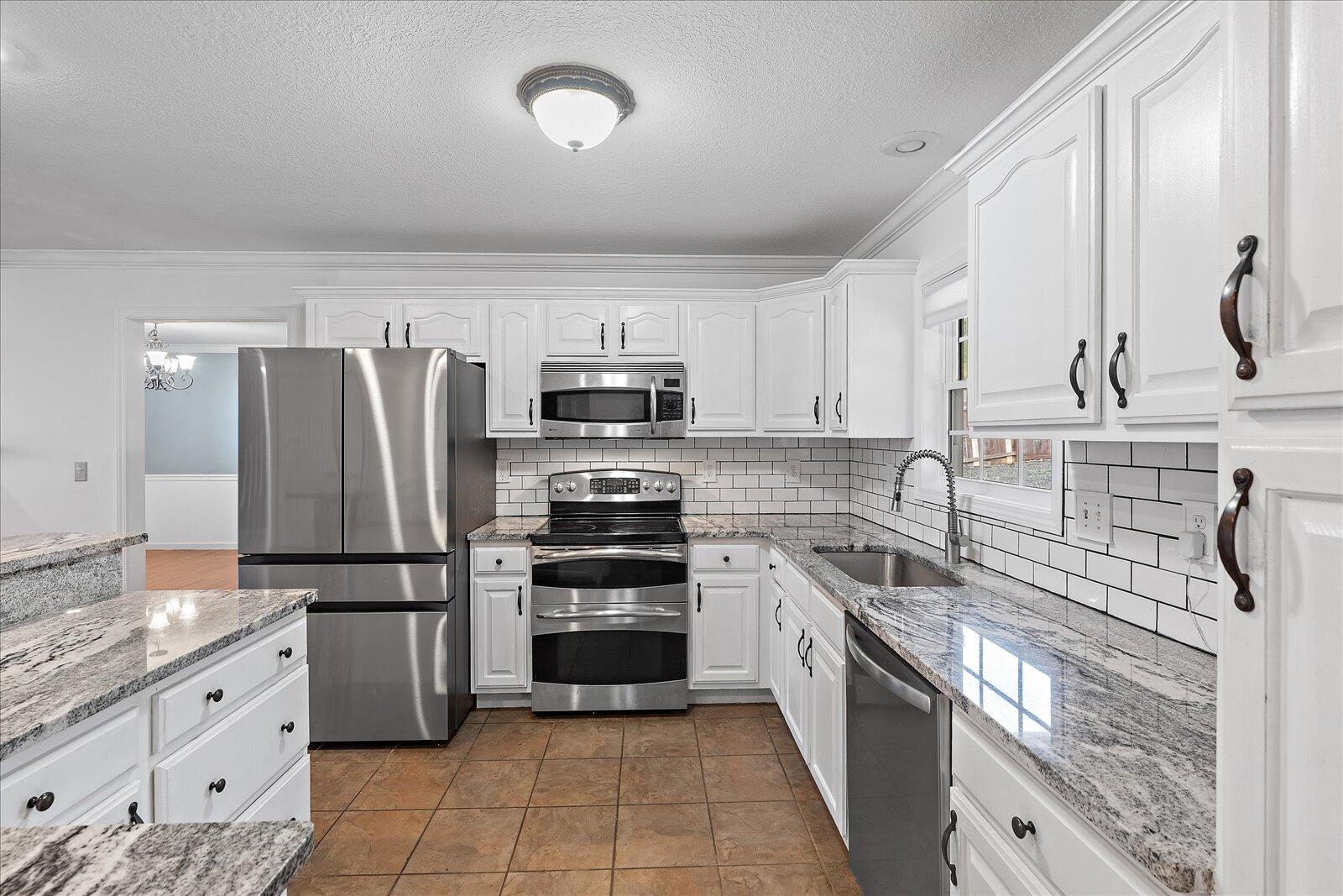 240 West Park Circle Decatur, TN 37322 - Photo 10 of 44 11-240 W Park Cir-11