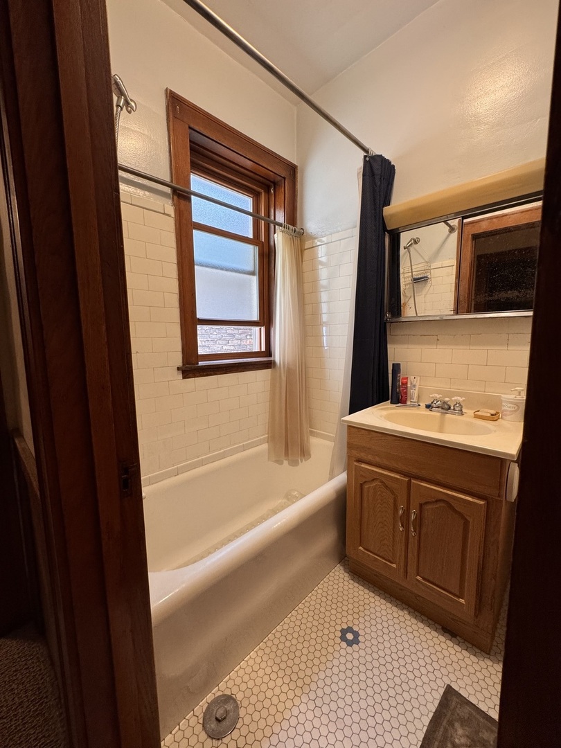 4615 North Keystone Avenue Chicago, IL 60630 - Photo 22 of 38