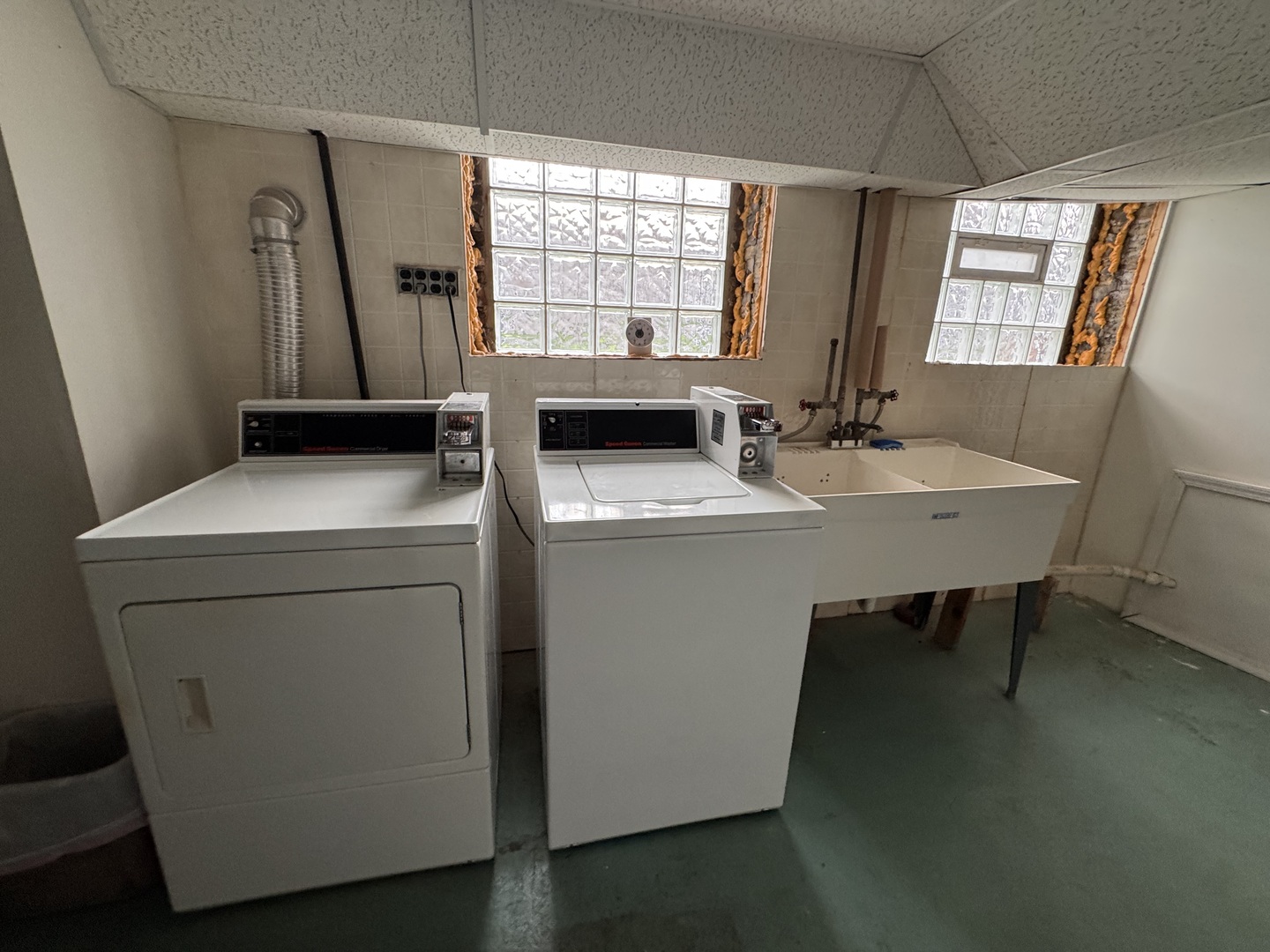 4615 North Keystone Avenue Chicago, IL 60630 - Photo 32 of 38