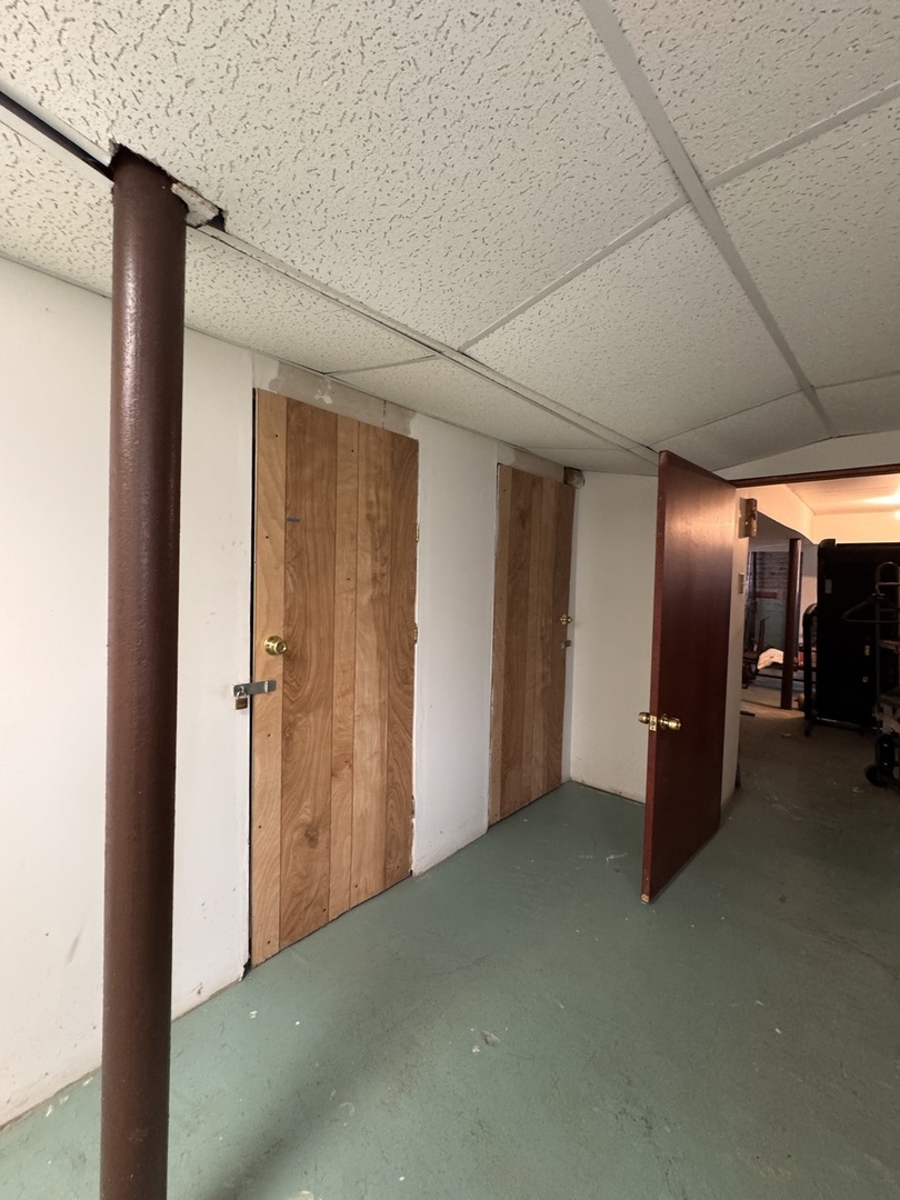 4615 North Keystone Avenue Chicago, IL 60630 - Photo 33 of 38