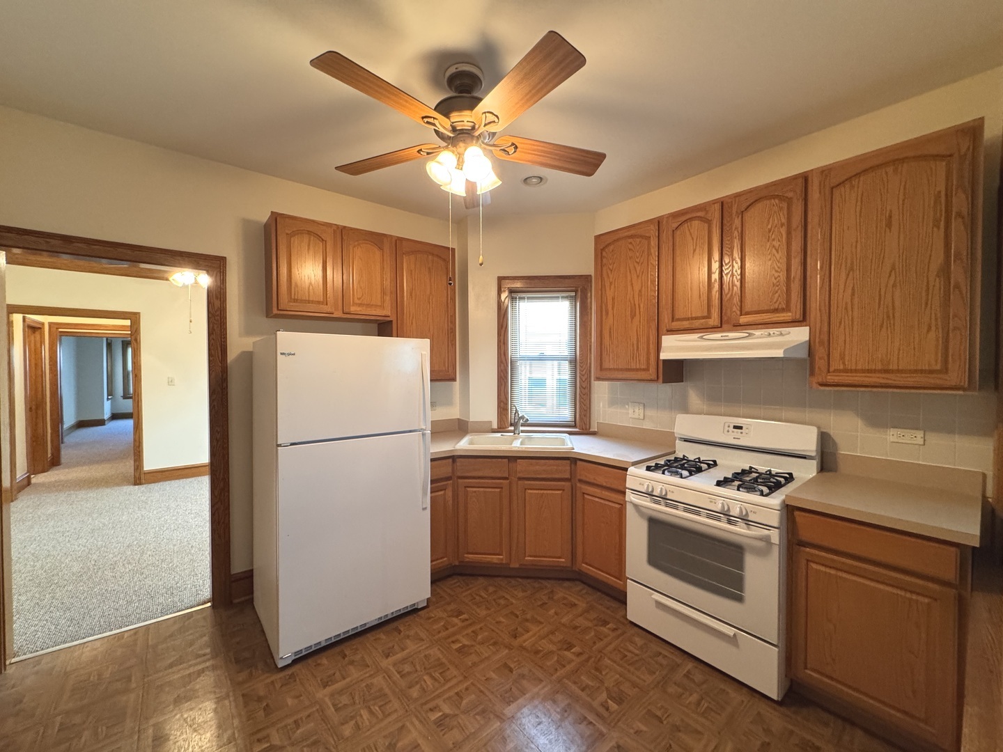 4615 North Keystone Avenue Chicago, IL 60630 - Photo 4 of 38