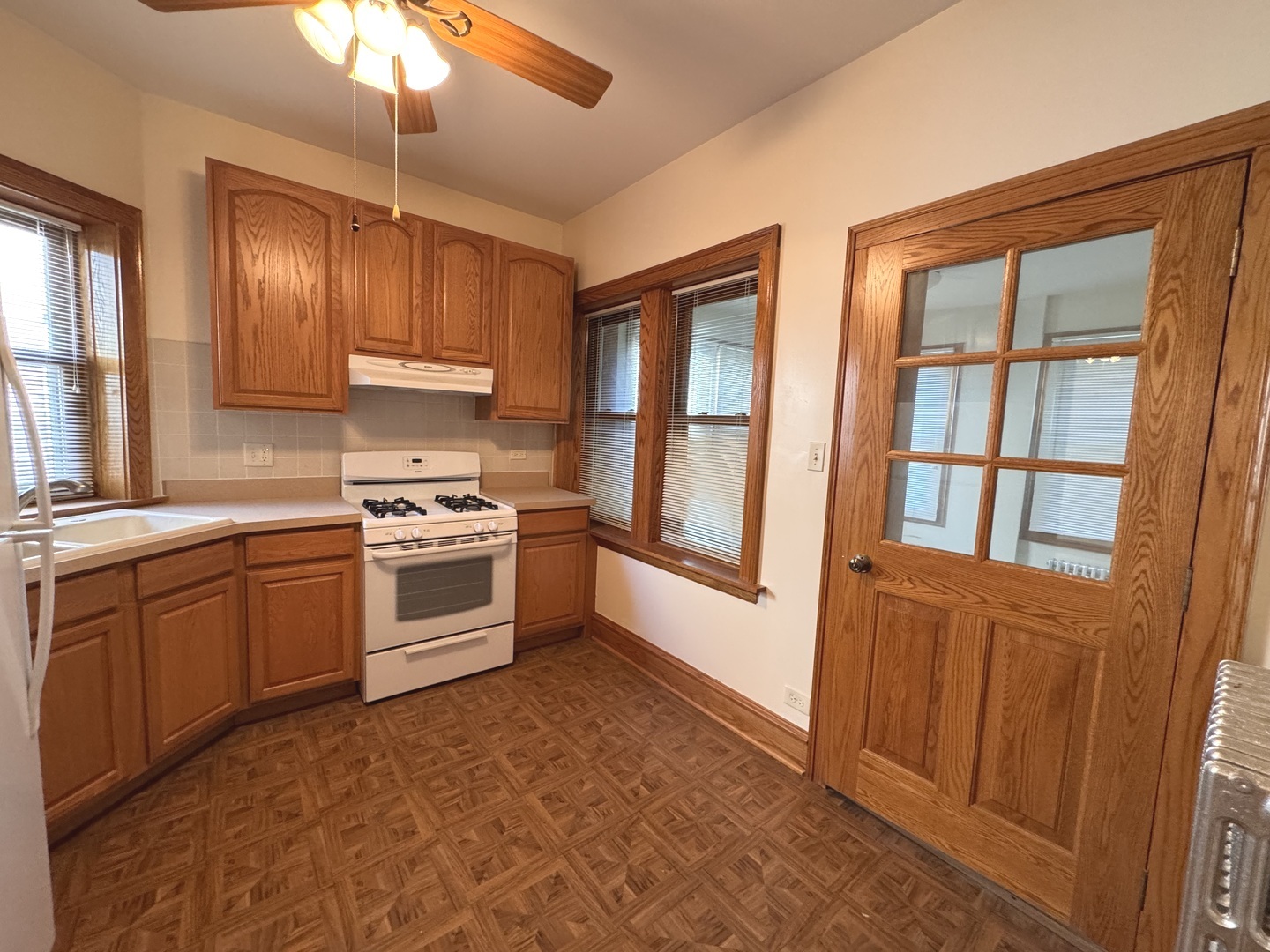 4615 North Keystone Avenue Chicago, IL 60630 - Photo 5 of 38