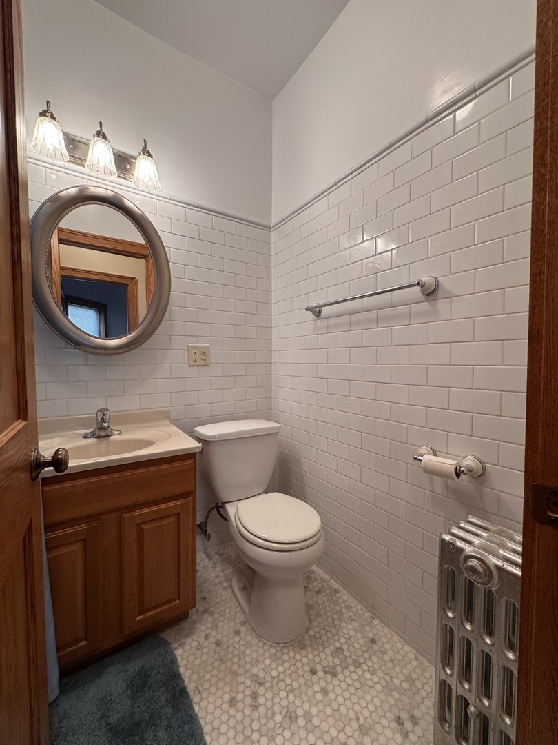 4615 North Keystone Avenue Chicago, IL 60630 - Photo 8 of 38