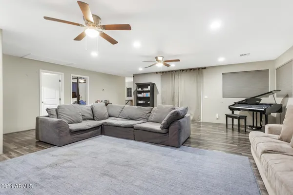 $619,000 | 13032 North 19th Street, Phoenix, AZ 85022