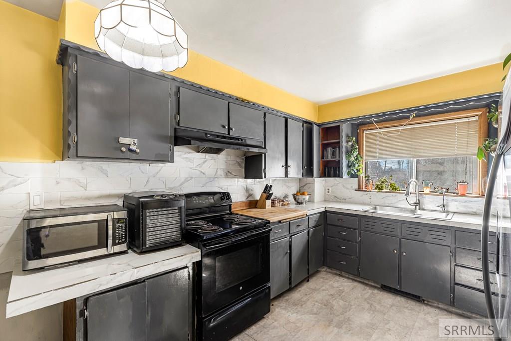 325 West 1st South Rigby, ID 83442 - Photo 6 of 32