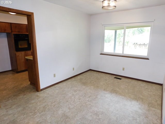 19512 Biggs Road Vernonia, OR 97064 - Photo 8 of 38 Dining Room