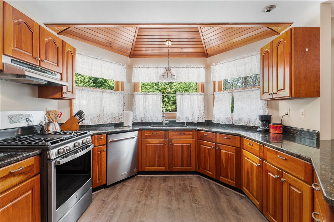 19 Macomber Street Berkley, MA 02779 - Photo 11 of 45