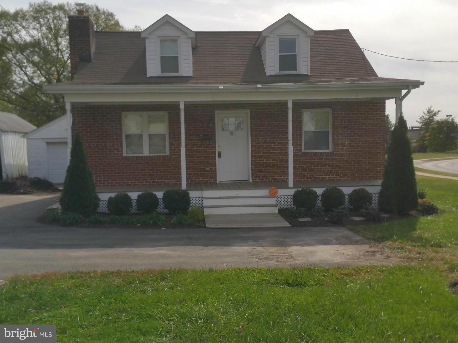 501 Edwards Ferry Road Northeast Leesburg, VA 20176 - Photo 2 of 30 Exterior (Front)