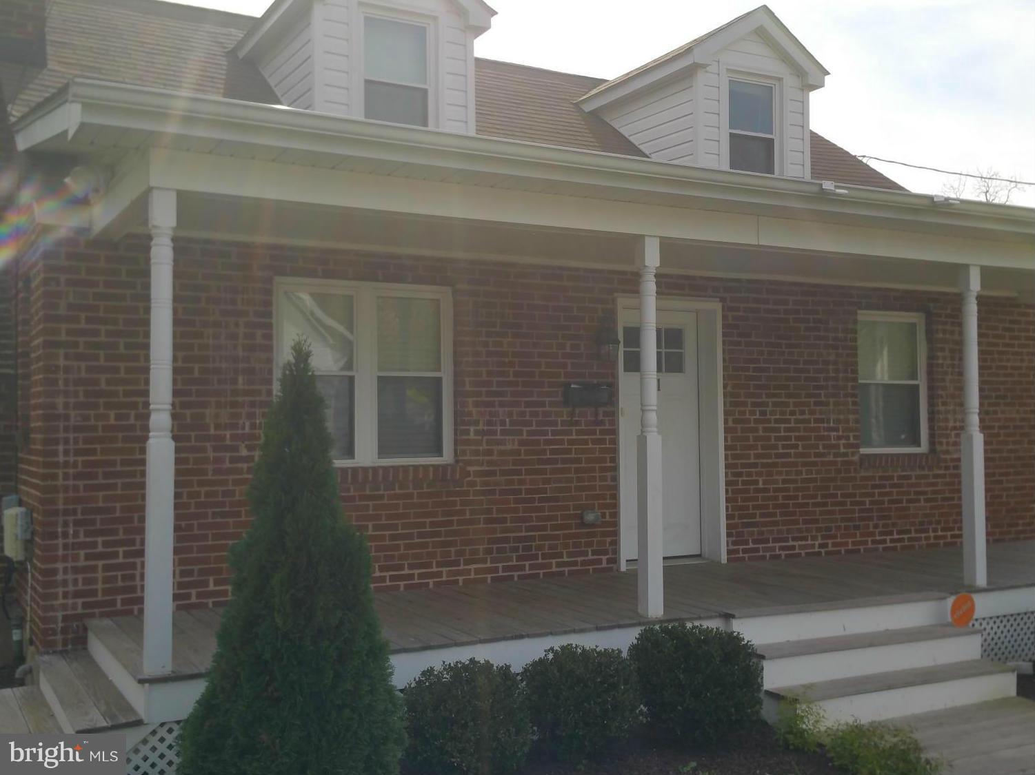 501 Edwards Ferry Road Northeast Leesburg, VA 20176 - Photo 3 of 30 Exterior (Front) Porch
