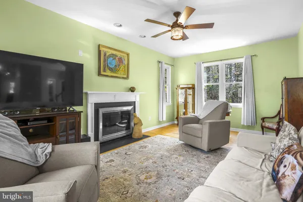 $799,900 | 90 Park Avenue, Edgewater, MD 21037