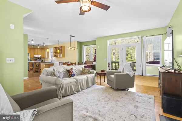 $799,900 | 90 Park Avenue, Edgewater, MD 21037