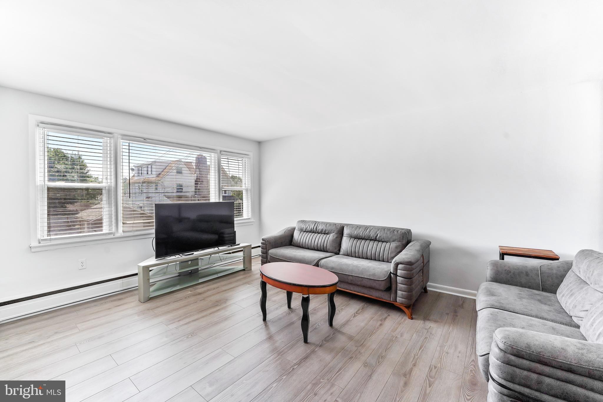 2405 Manor Road Havertown, PA 19083 - Photo 12 of 30