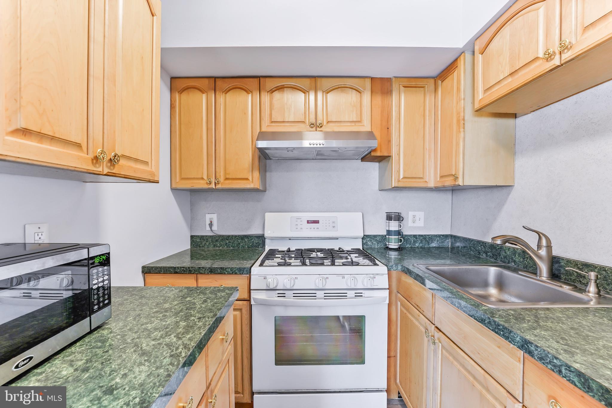 2405 Manor Road Havertown, PA 19083 - Photo 14 of 30