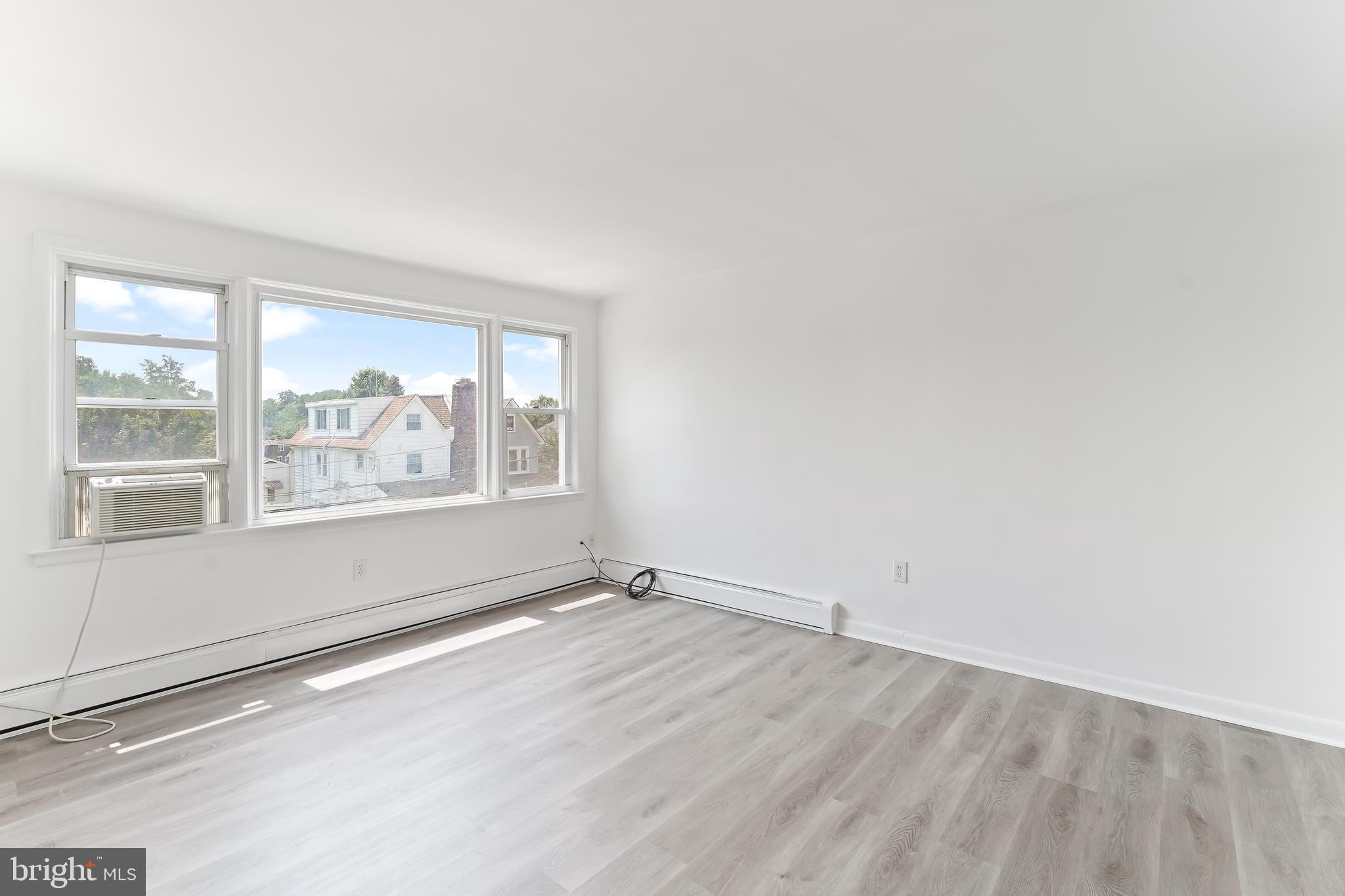 2405 Manor Road Havertown, PA 19083 - Photo 2 of 30