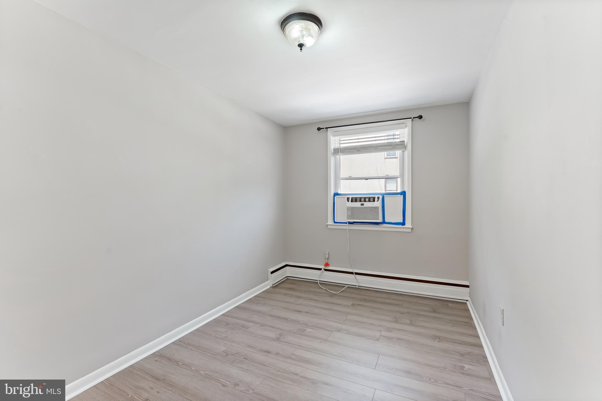 2405 Manor Road Havertown, PA 19083 - Photo 4 of 30