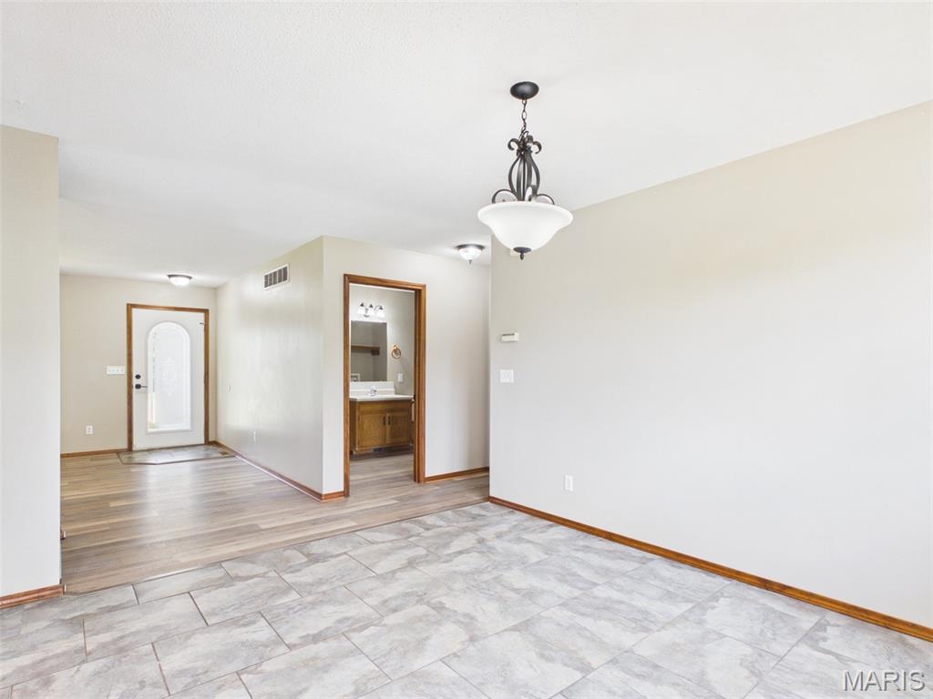 24625 Spencer Road Waynesville, MO 65583 - Photo 25 of 89