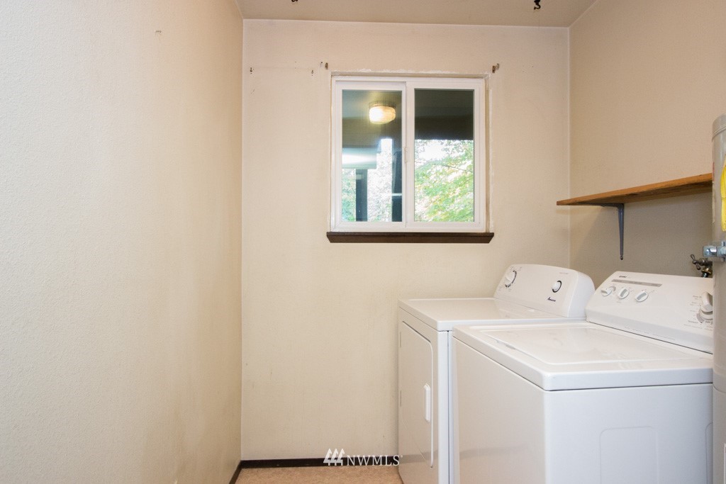 5220 Northeast 24th Street Renton, WA 98059 - Photo 9 of 10