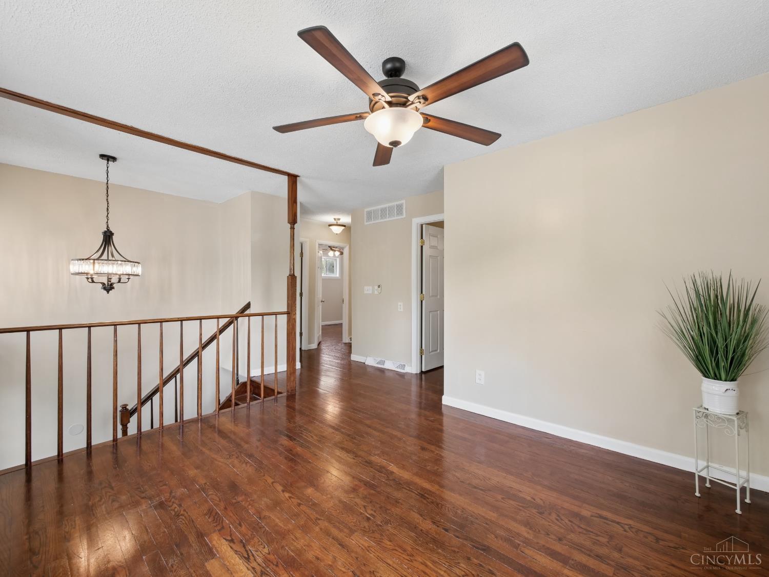 11623 Kenn Road Cincinnati, OH 45240 - Photo 8 of 33