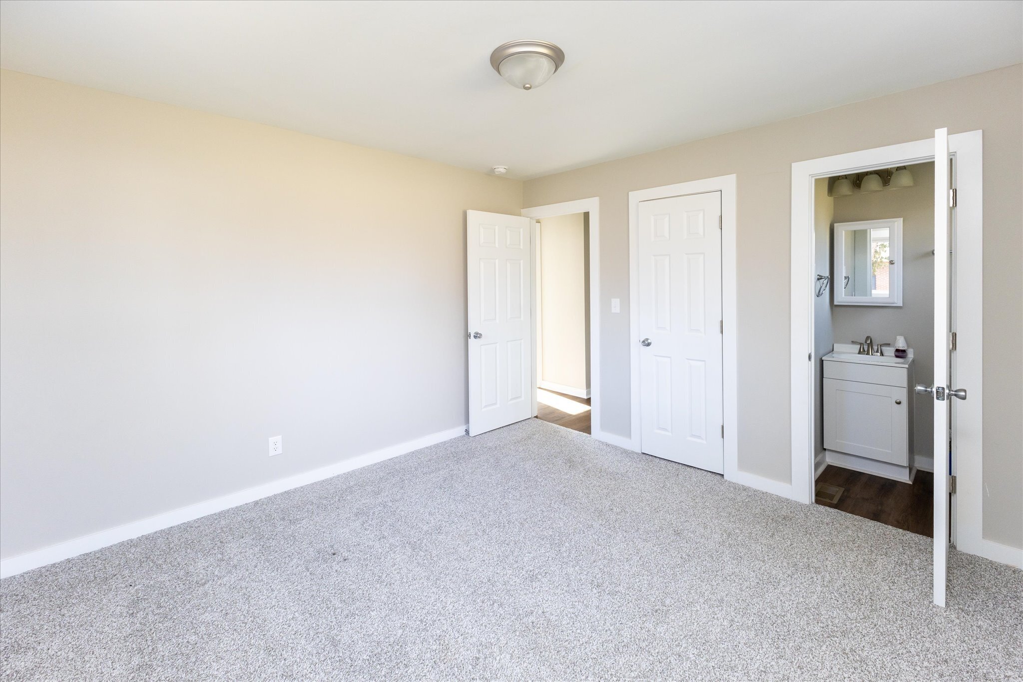 5556 Powell Road Indianapolis, IN 46221 - Photo 11 of 21 Gallery Image 11
